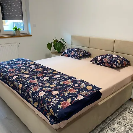 Jagodno Apartment *